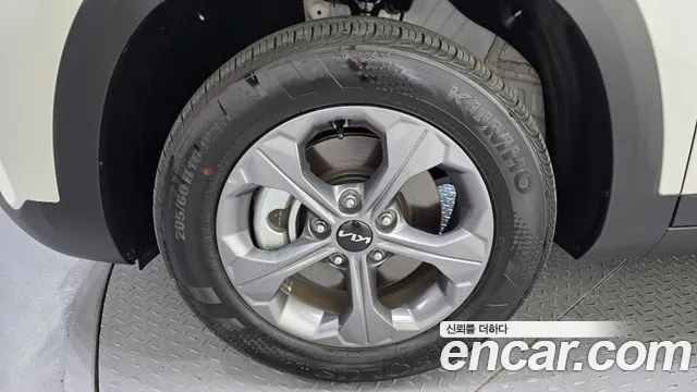 Kia Seltos Бензин 1.6 турбо 2WD — Фото автомобиля 5