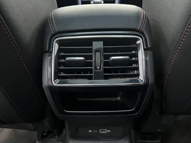 Skoda Karoq — Фото автомобиля 12