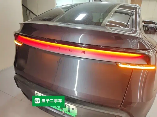 Tesla Model Y — Фото автомобиля 5
