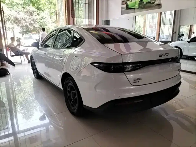 BYD Seal 05 DM-i — Фото автомобиля 22