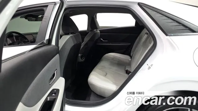 Hyundai AVANTE Avante (CN7) — Фото автомобиля 12