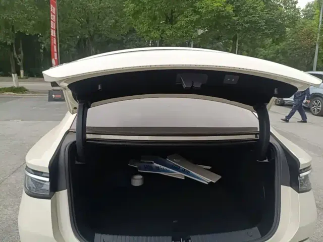BYD Seal 07 DM-i — Фото автомобиля 18