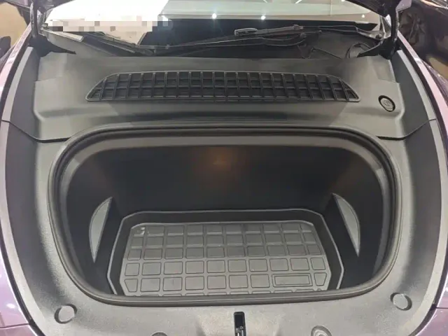 Tesla Model Y — Фото автомобиля 19