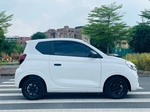 Roewe Kaiwei CLEVER 2022 311km Vitality Bobo Edition — Фото автомобиля 4