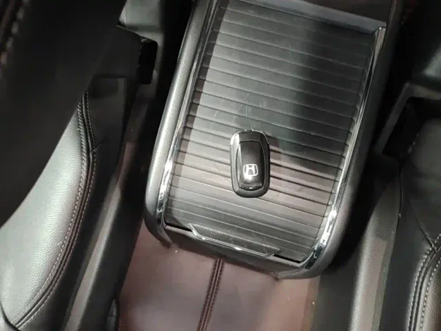 Honda Elysion — Фото автомобиля 8