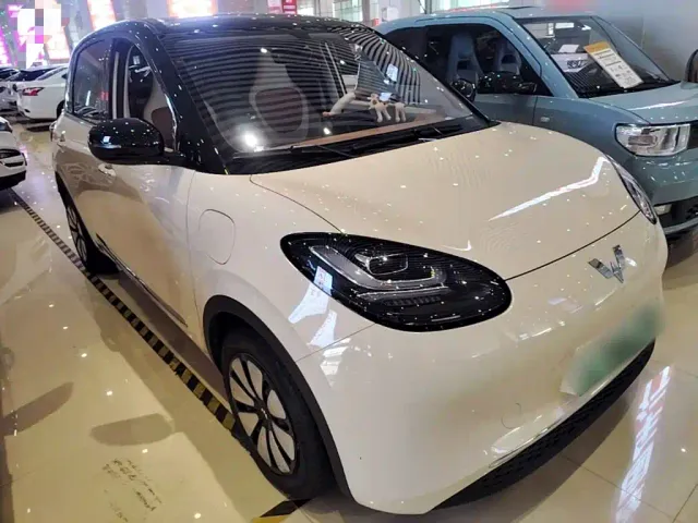 Wuling Bingo — Фото автомобиля 3