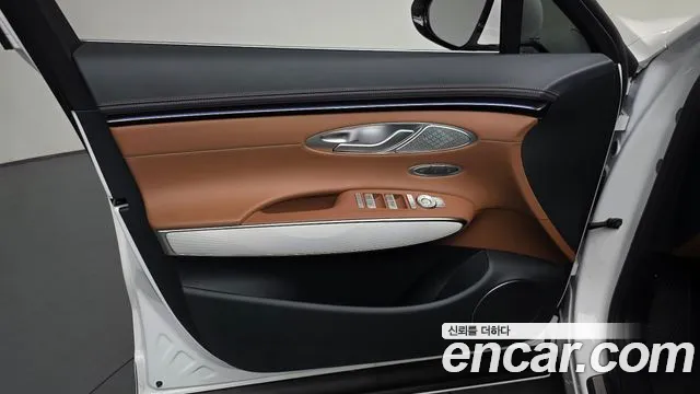 Genesis GV70 — Фото автомобиля 13