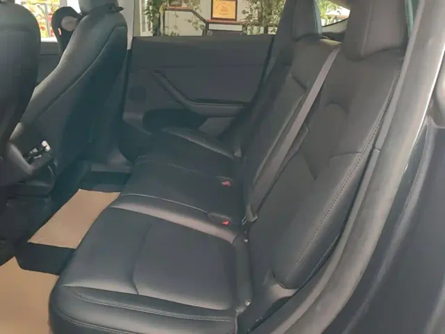 Tesla Model Y — Фото автомобиля 16