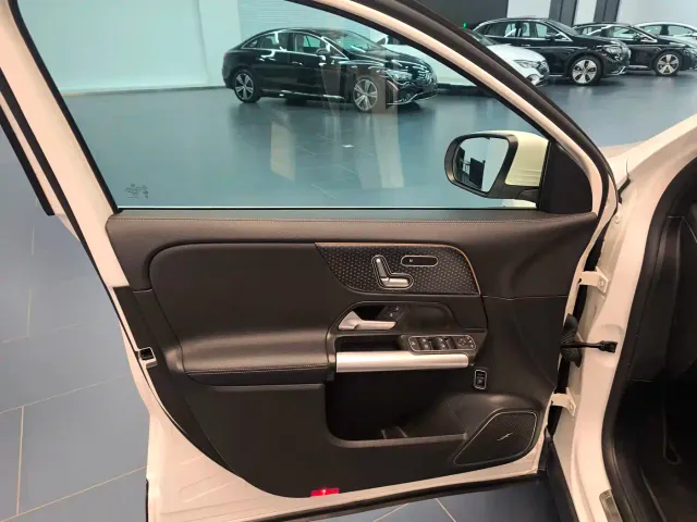Mercedes-Benz EQA — Фото автомобиля 8