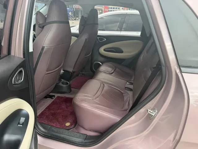 Wuling Bingo — Фото автомобиля 7
