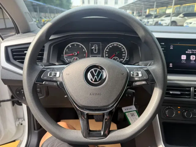 Volkswagen Polo — Фото автомобиля 14