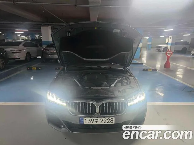 BMW 5 Series G30 — Фото автомобиля 5