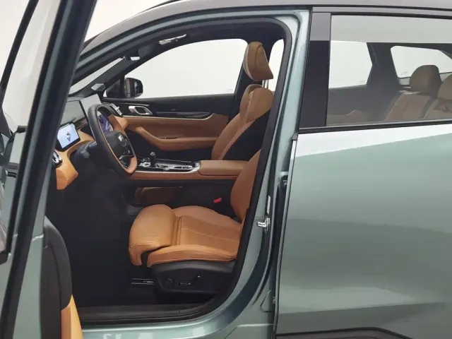 Geely Boyue L — Фото автомобиля 10