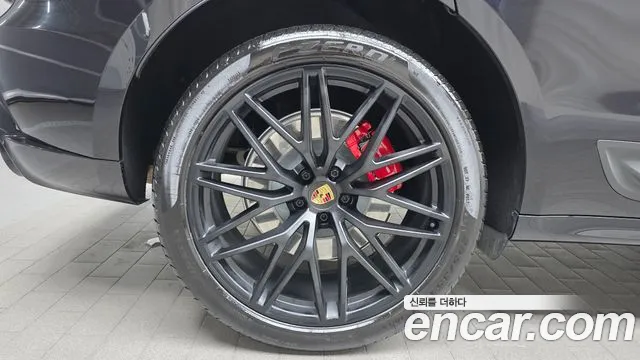 Porsche Macan — Фото автомобиля 5