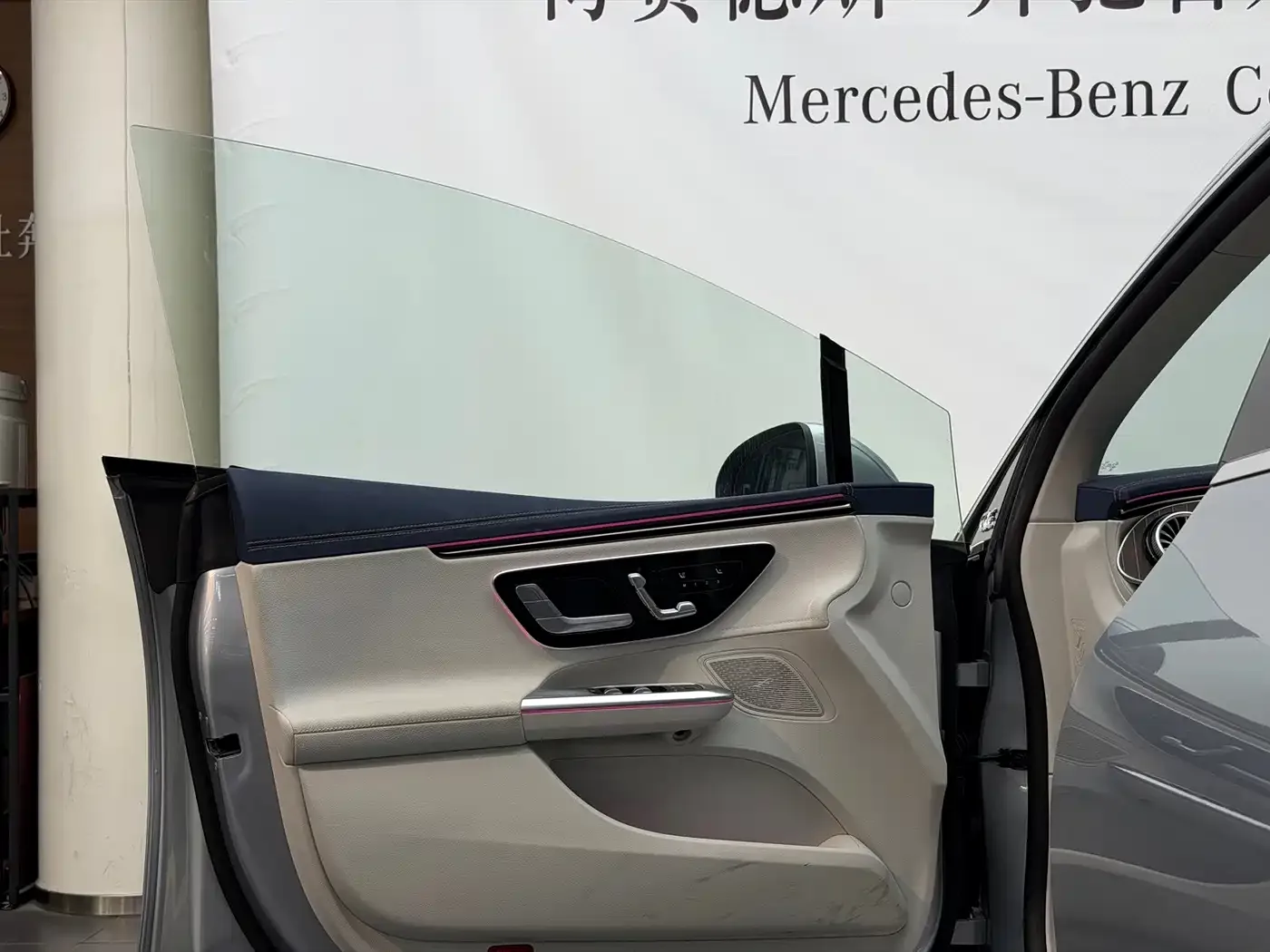 Mercedes-Benz Mercedes-Benz EQE 2025 Model 500 4MATIC Luxury Edition — Фото автомобиля 4