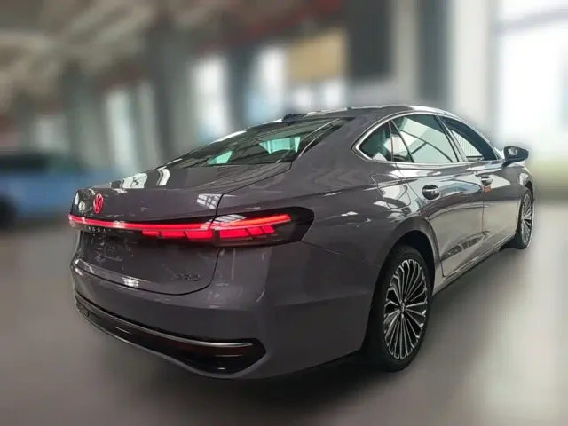 Volkswagen Passat — Фото автомобиля 9