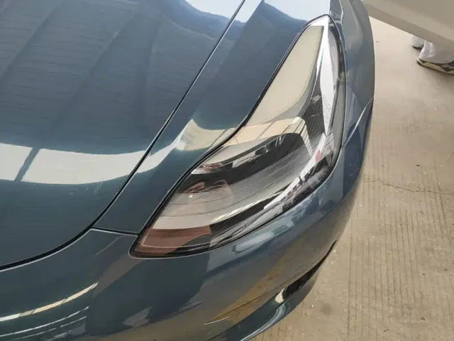 Tesla Model 3 — Фото автомобиля 23