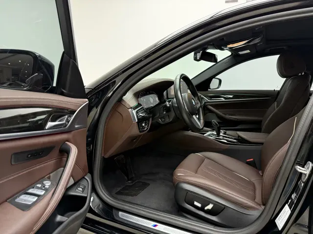 BMW 5 Series — Фото автомобиля 12