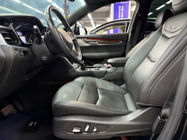 Cadillac XT6 — Фото автомобиля 11