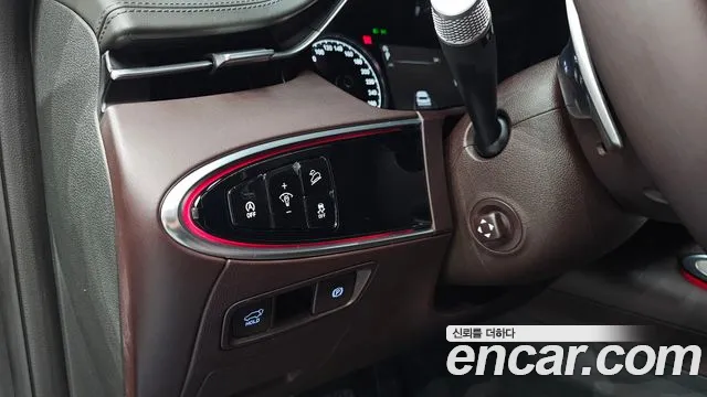 Genesis GV70 — Фото автомобиля 25