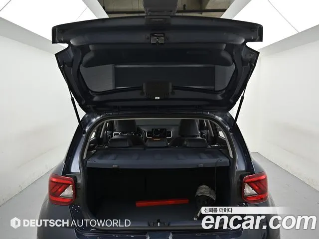 Hyundai Venue — Фото автомобиля 19