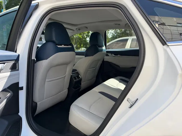 Chery Arrizo 8 — Фото автомобиля 5