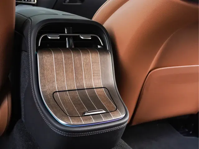 Mercedes-Benz E-Class — Фото автомобиля 17