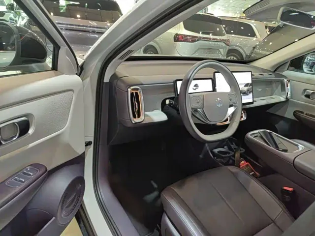 Leapmotor B10 — Фото автомобиля 15