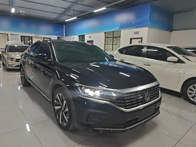 Volkswagen Passat — Фото автомобиля 3