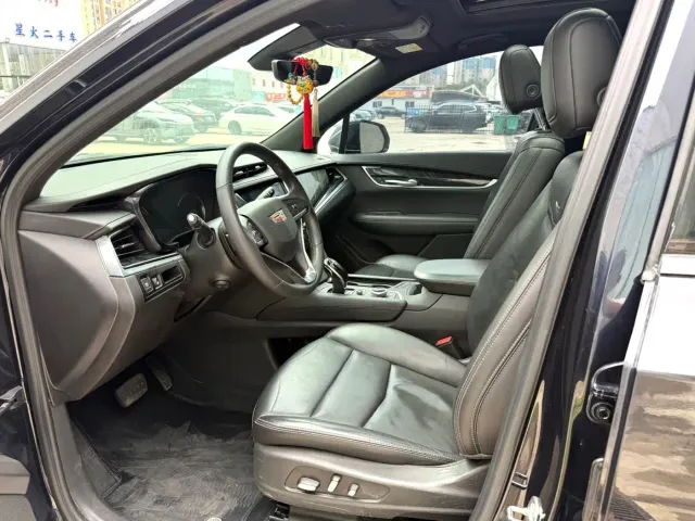 Cadillac XT6 — Фото автомобиля 10