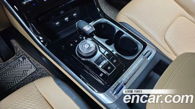 Kia Carnival Generation 4 — Фото автомобиля 9