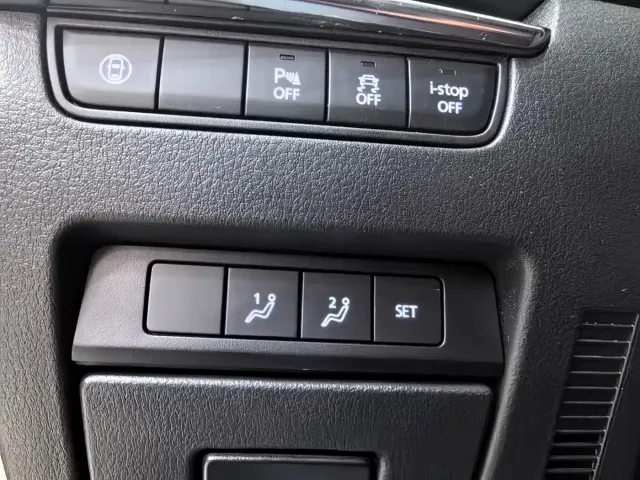 Mazda Axela — Фото автомобиля 13