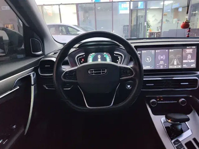 Geely Binyue — Фото автомобиля 10