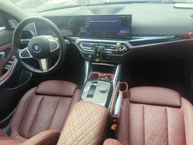 BMW i3 — Фото автомобиля 12