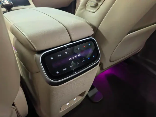 Aito M7 — Фото автомобиля 4