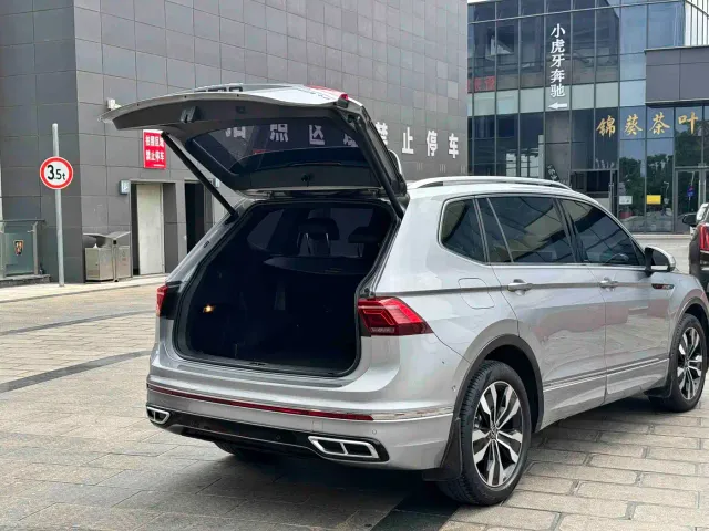 Volkswagen Tiguan L — Фото автомобиля 27