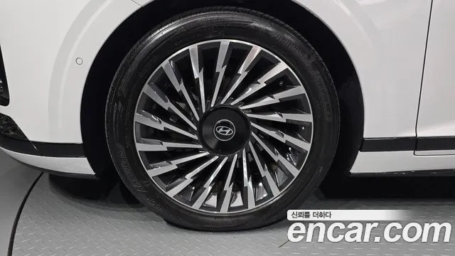 Hyundai Grandeur GN7 — Фото автомобиля 5