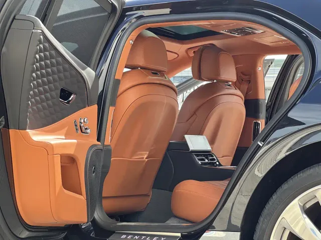 Bentley Flying Spur — Фото автомобиля 6