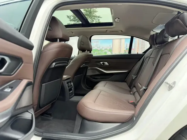 BMW 3 Series — Фото автомобиля 11