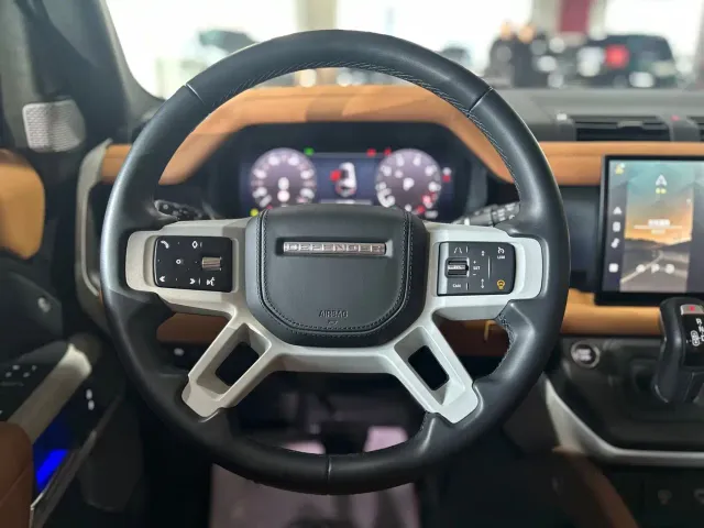 Land Rover Defender — Фото автомобиля 5