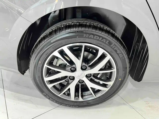 Geely Emgrand — Фото автомобиля 19
