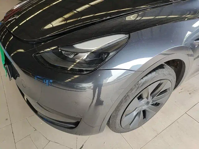 Tesla Model Y — Фото автомобиля 23