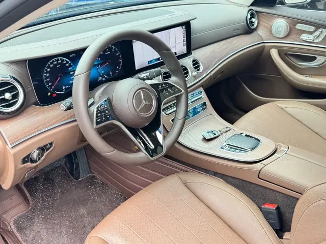Mercedes-Benz E-Class — Фото автомобиля 5