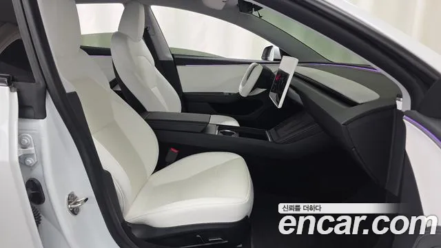 Tesla Model 3 — Фото автомобиля 17