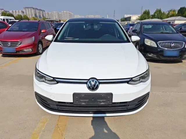 Volkswagen Golf — Фото автомобиля 2