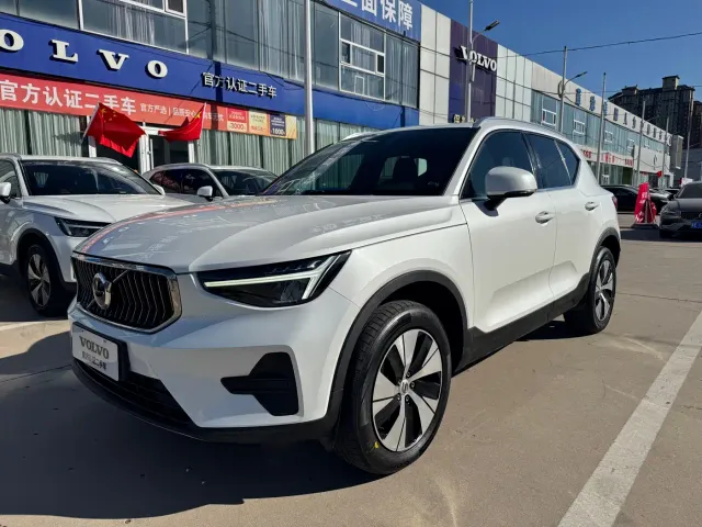 Фотография автомобиля — Volvo XC40