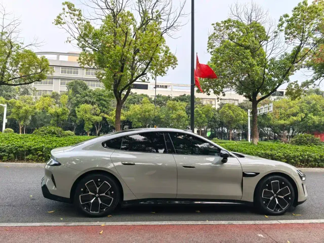 Xiaomi SU7 — Фото автомобиля 4