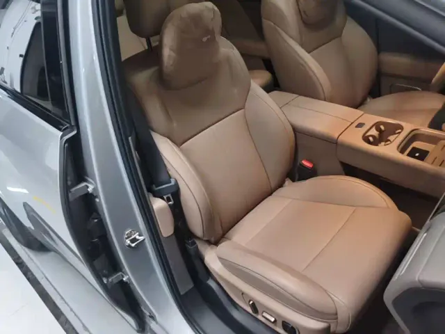 Li Auto i6 — Фото автомобиля 24