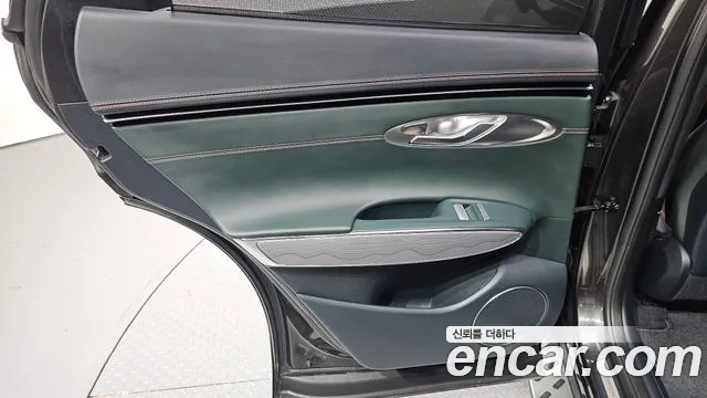 Genesis GV70 — Фото автомобиля 14