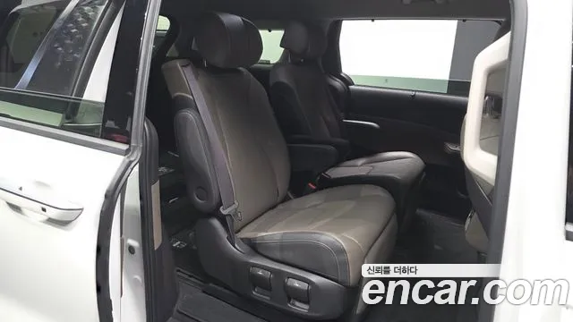 Kia Carnival Generation 4 — Фото автомобиля 17